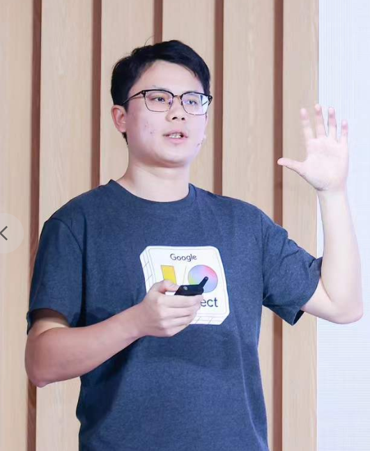 创始人 Leo 在活动现场演讲